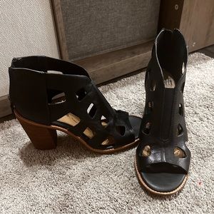 Sofft black block heel sandals